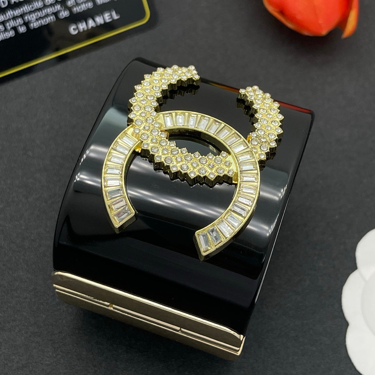 Chanel style acrylic resin bracelets - product photo 4
