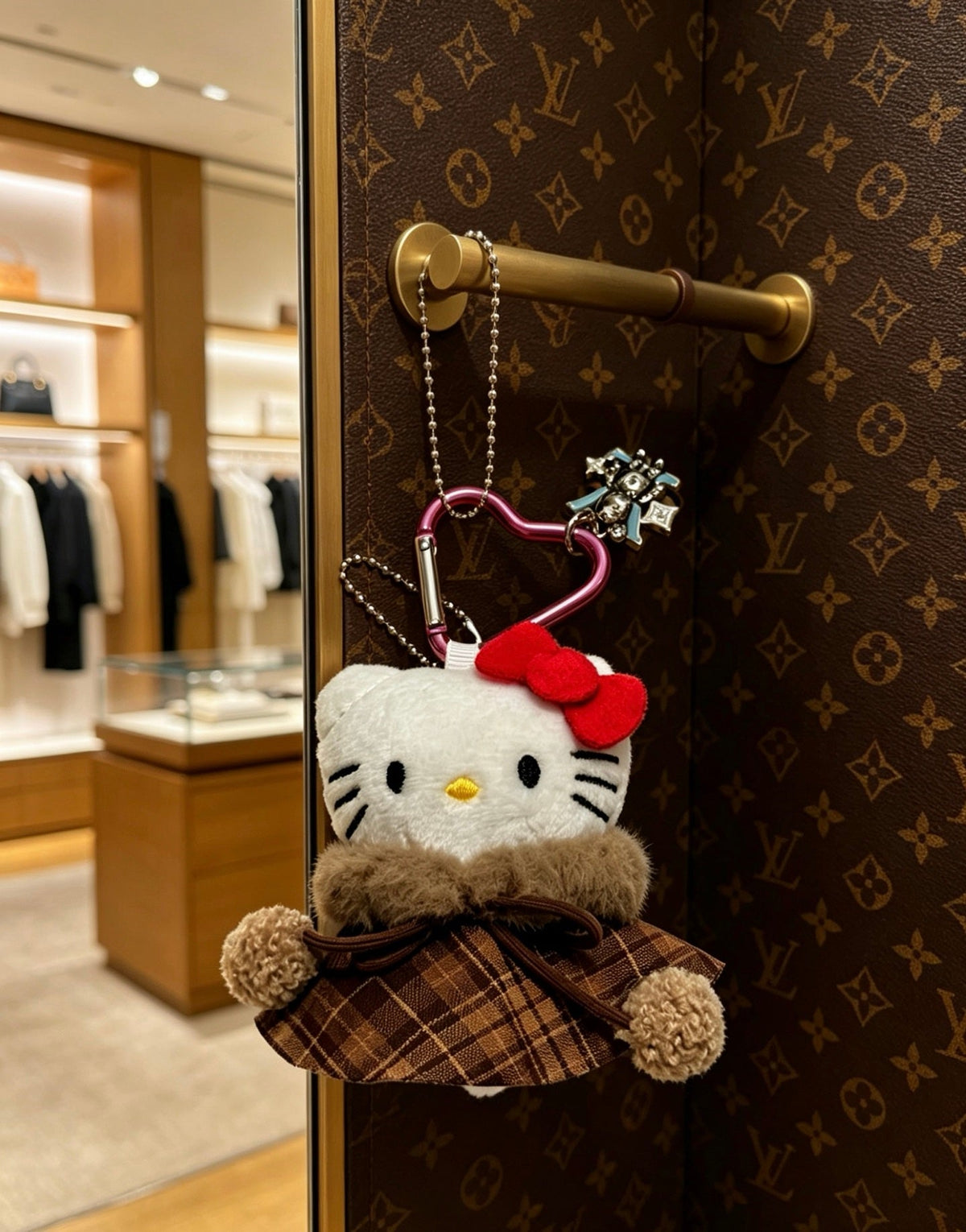 Louis Vuitton Anger Forest Bag Charm / Keychain – Style 68 - image 6