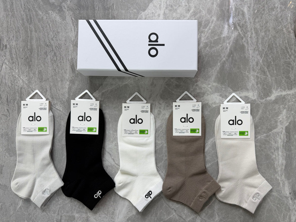 Alo Neutral Small Side Wordmark Ankle Socks, image 1