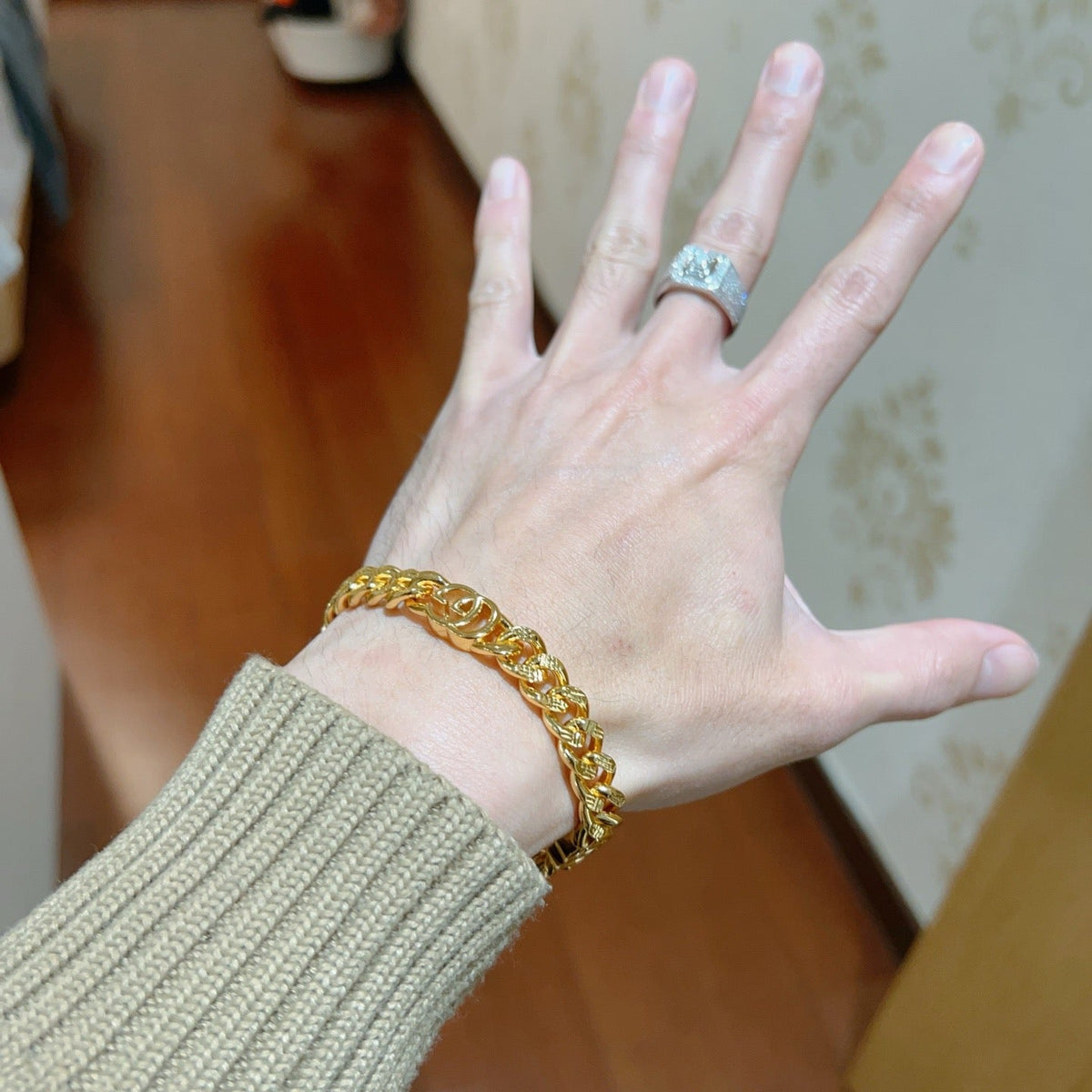 Gucci Unisex Bracelet – Style 69 - image 3