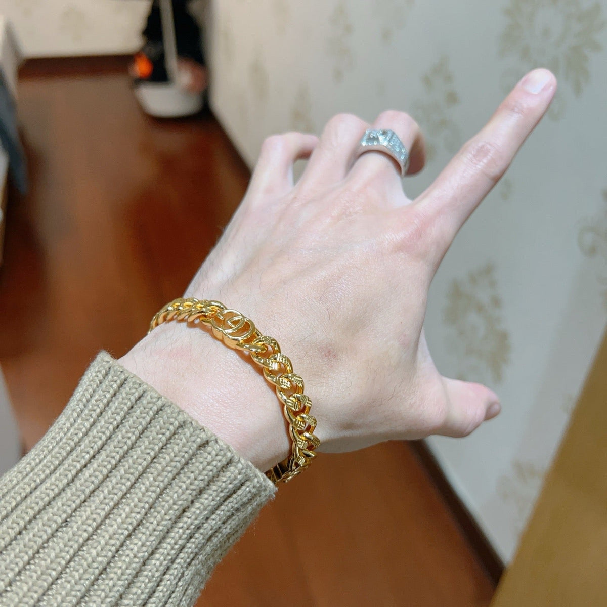 Gucci Unisex Bracelet – Style 69 - image 7