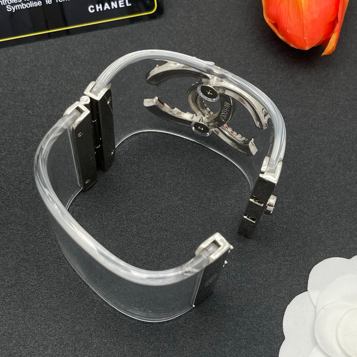 Chanel style acrylic resin bracelets - product photo 6