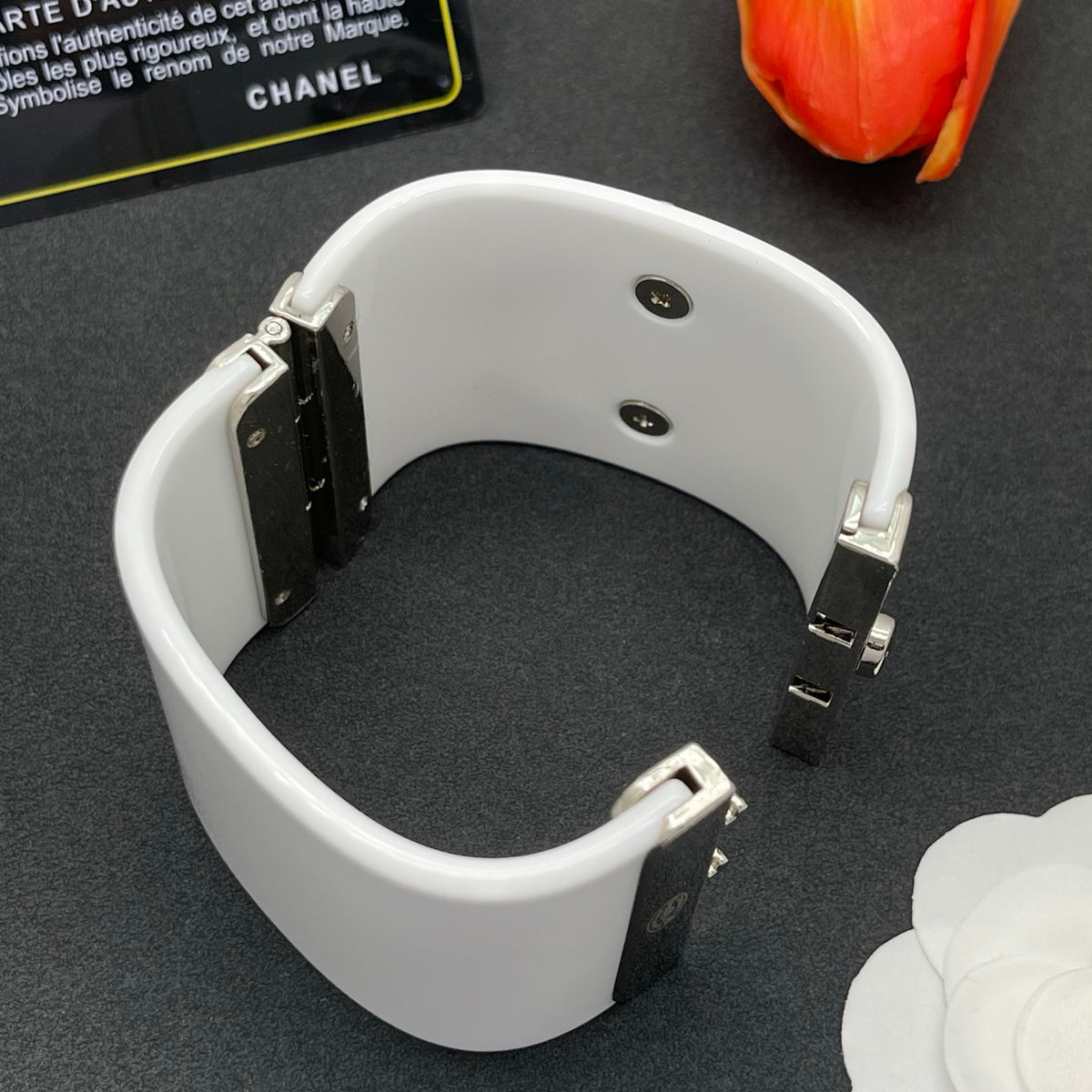 Chanel style acrylic resin bracelets - product photo 6