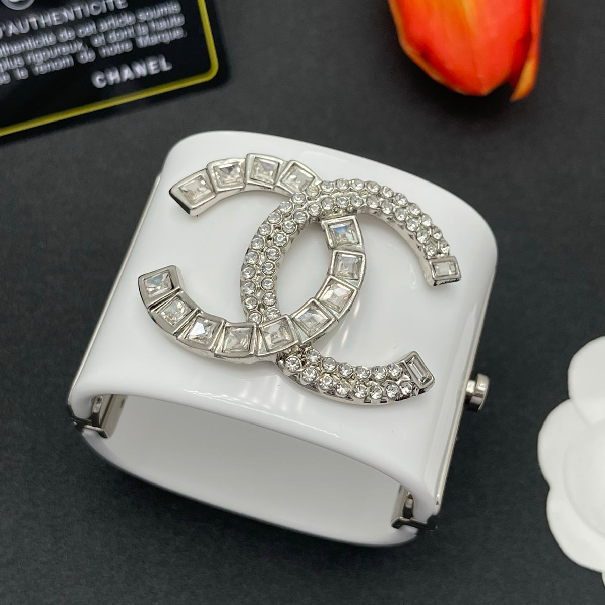 Chanel style acrylic resin bracelets - product photo 3