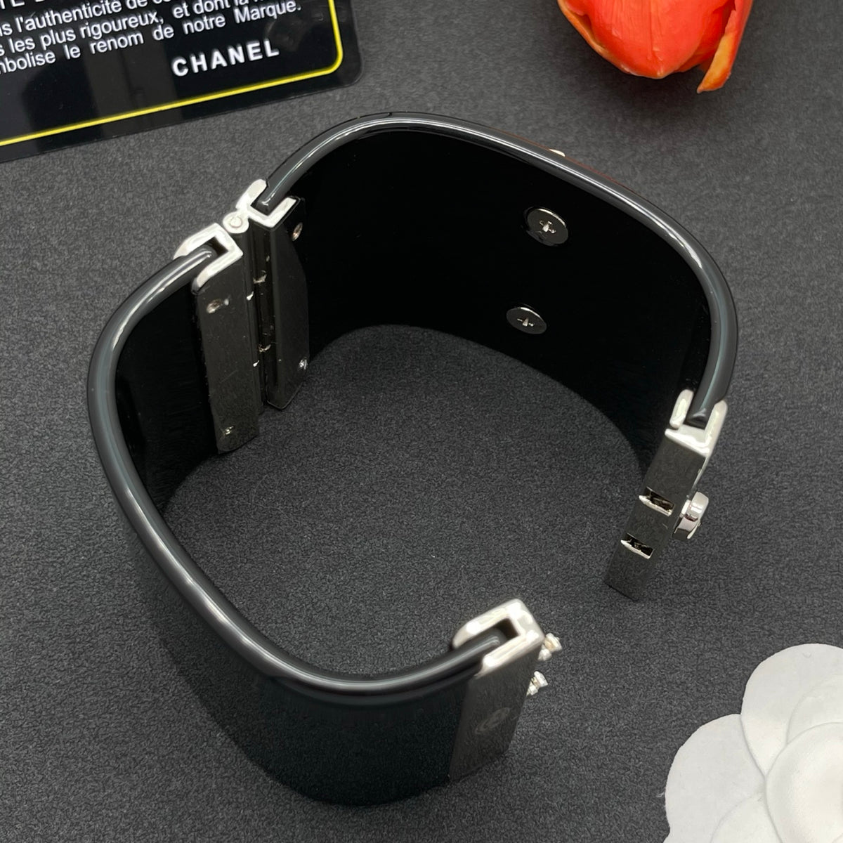 Chanel style acrylic resin bracelets - product photo 6