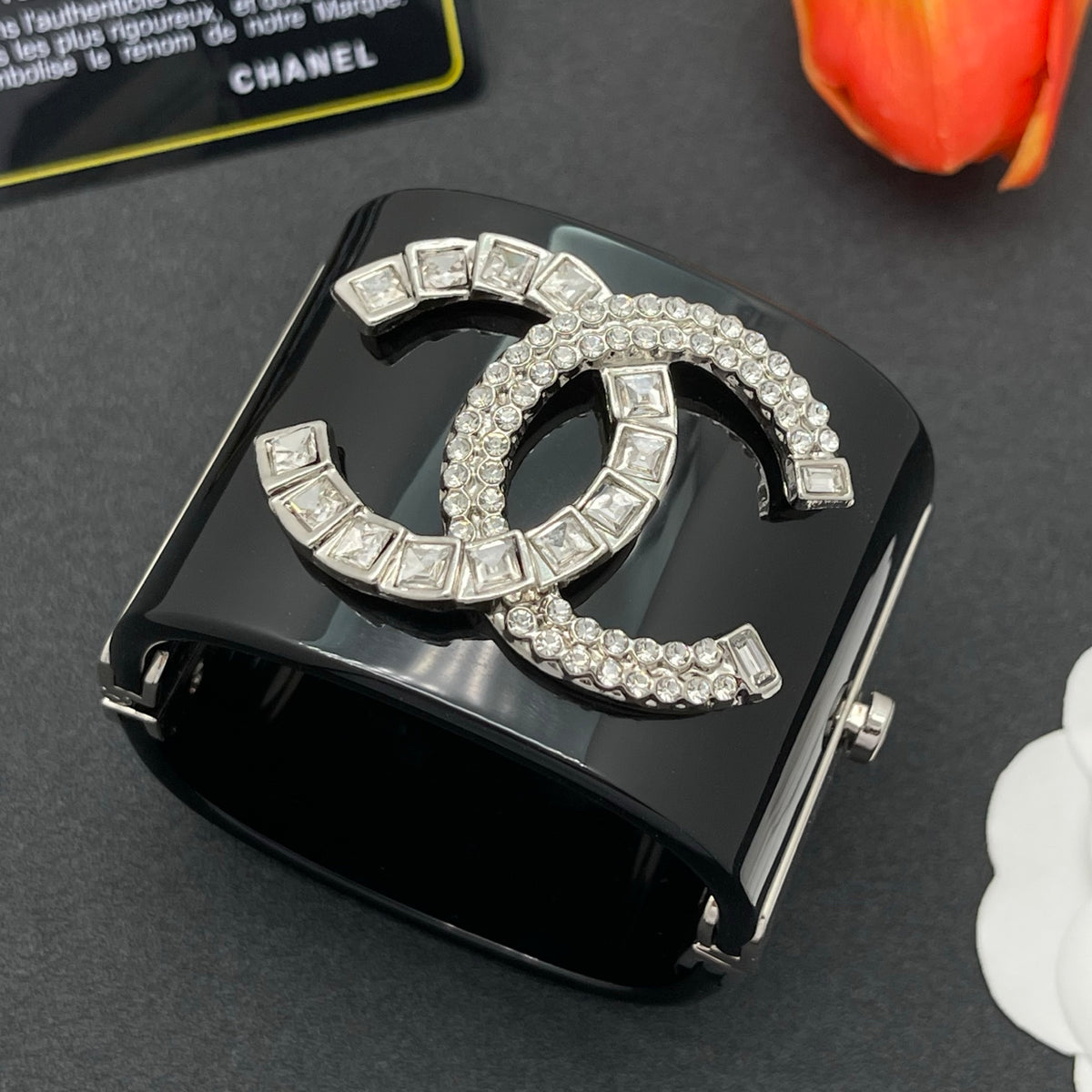 Chanel style acrylic resin bracelets - product photo 3