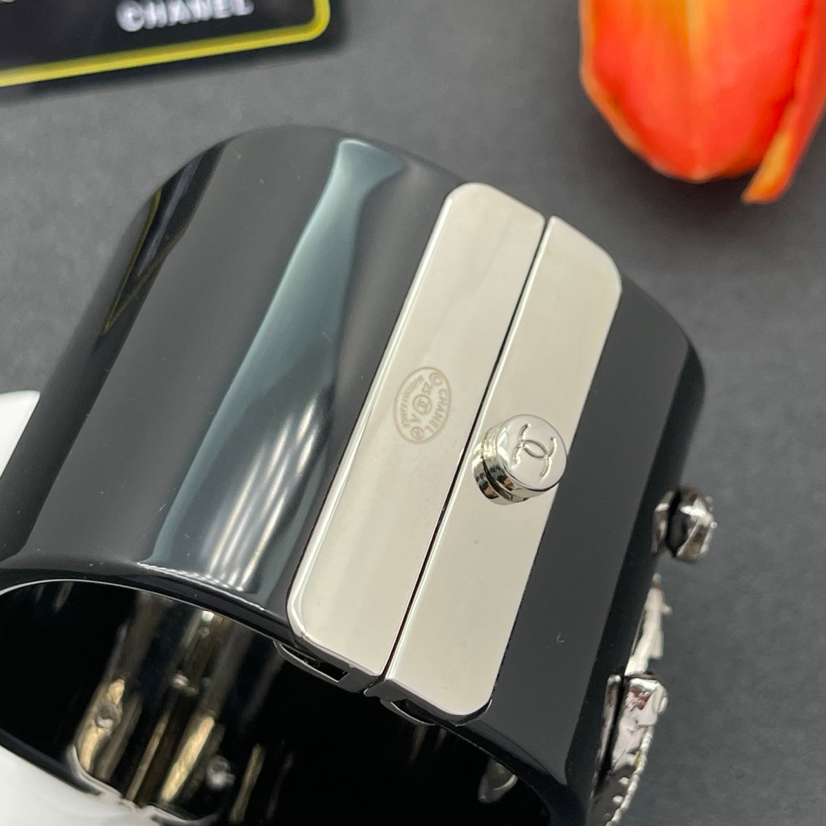 Chanel style acrylic resin bracelets - product photo 7