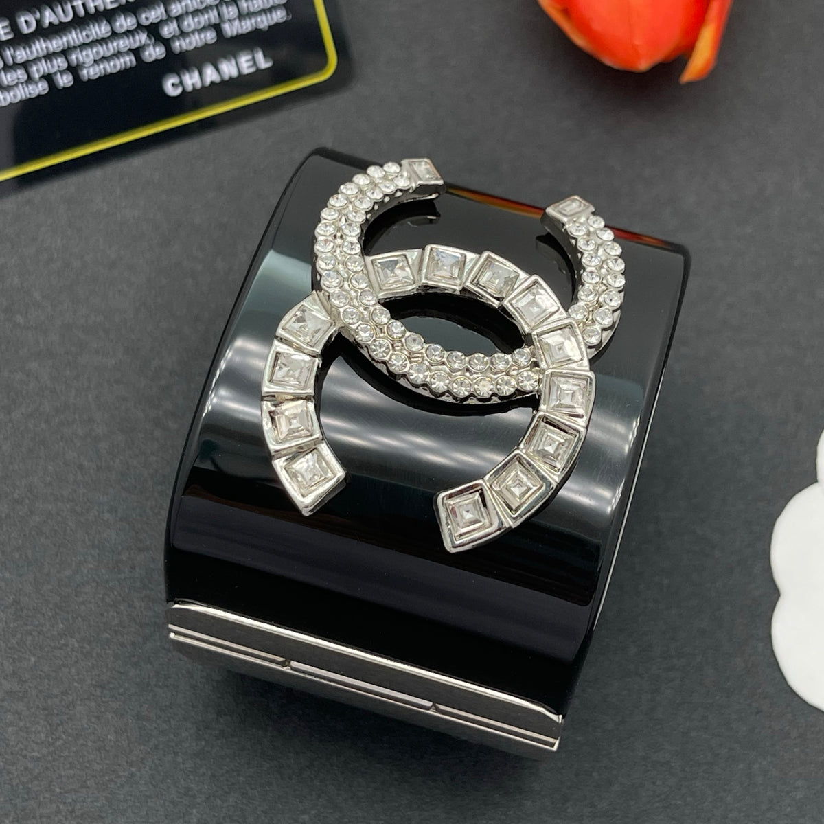 Chanel style acrylic resin bracelets - product photo 4
