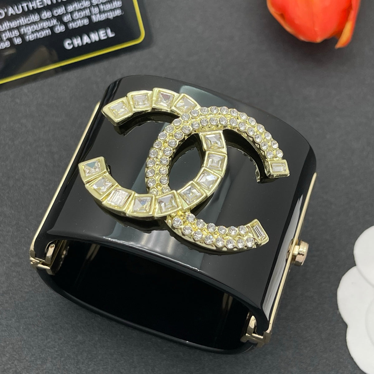 Chanel style acrylic resin bracelets - product photo 3