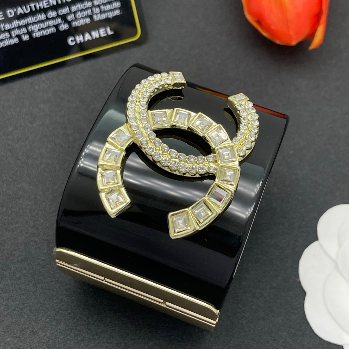 Chanel style acrylic resin bracelets - product photo 4
