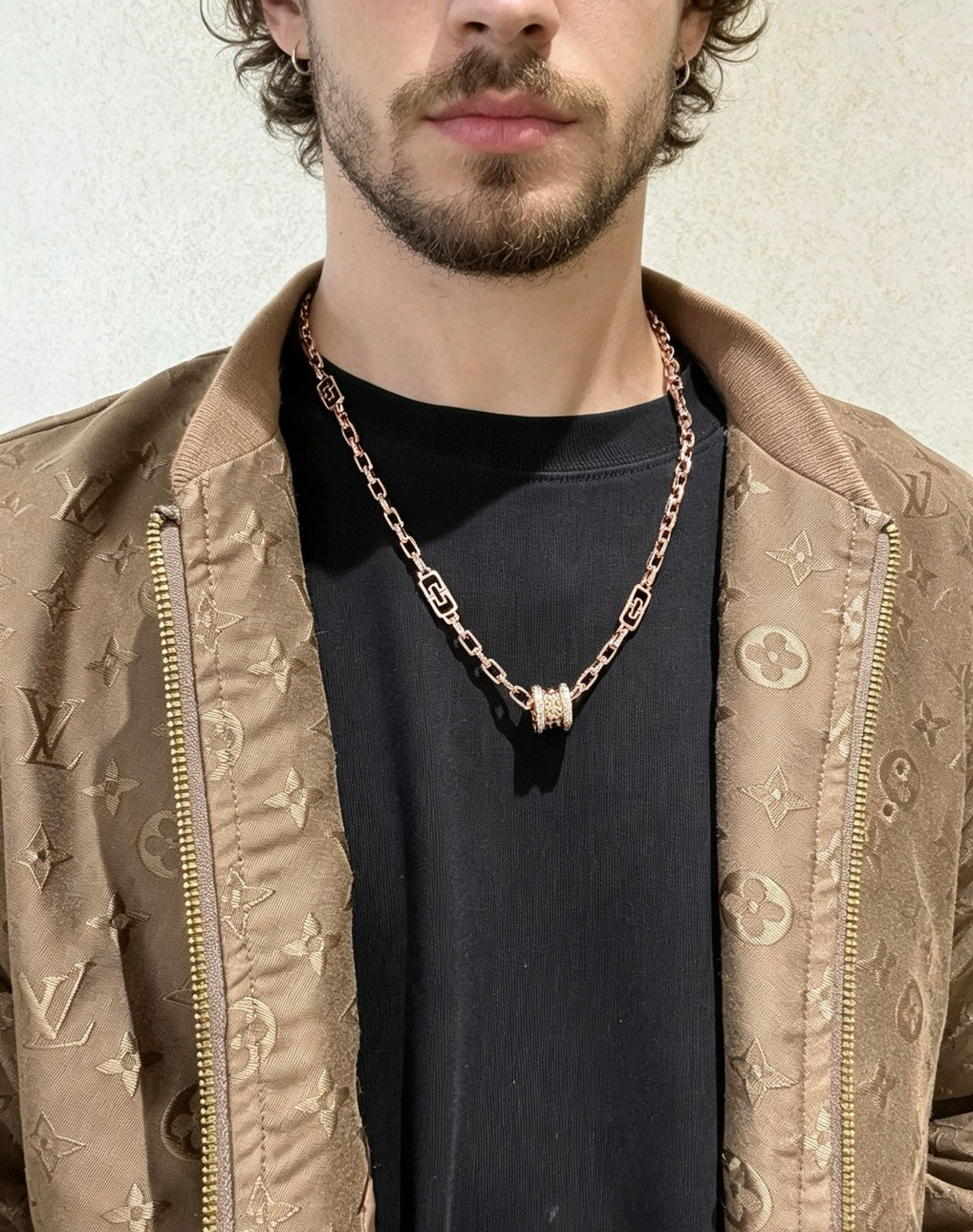 BVLGARI Divas' Dream V-Gold Tone Unisex Necklace – Style 43 - image 5