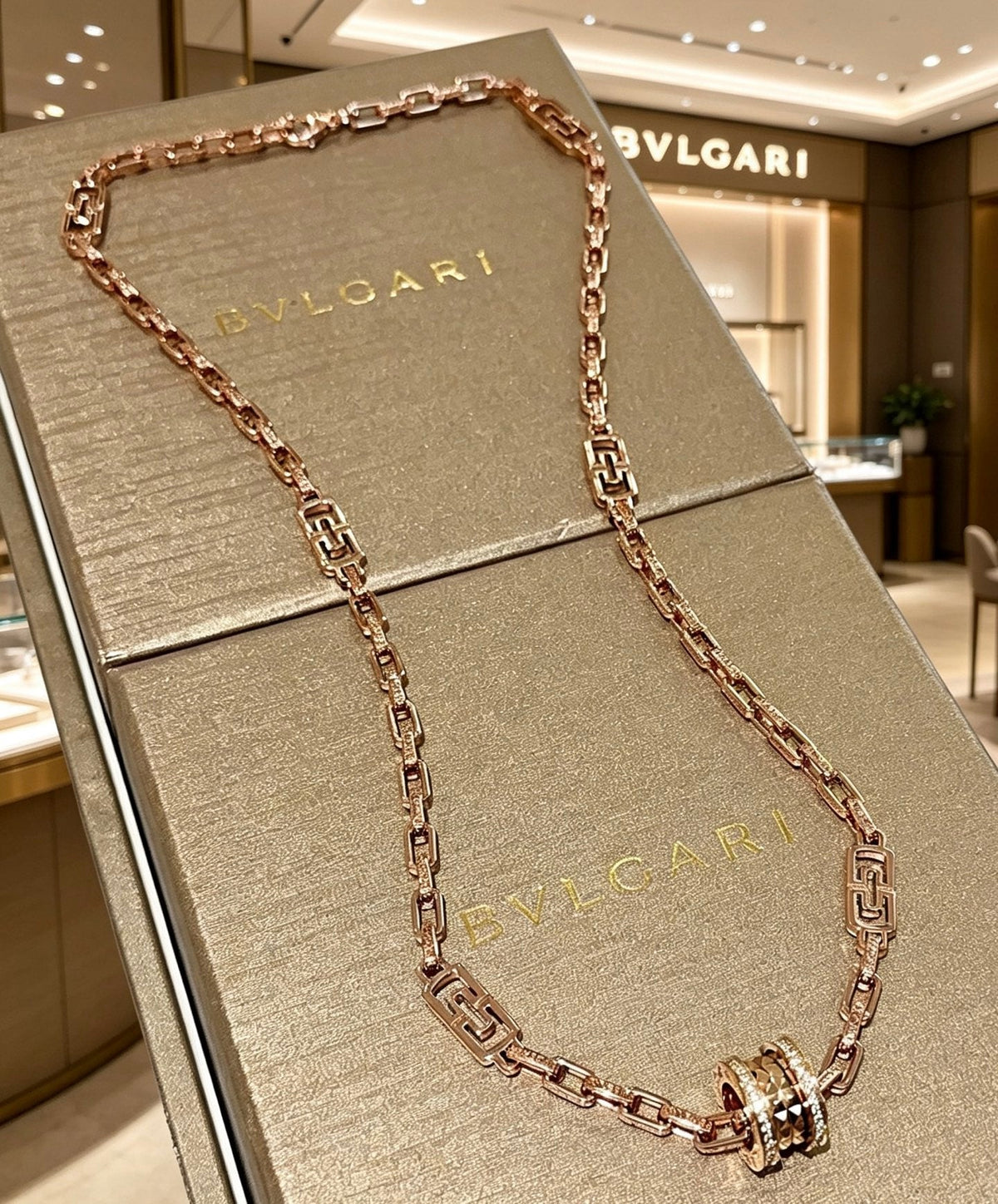 BVLGARI Divas' Dream V-Gold Tone Unisex Necklace – Style 43 - image 6