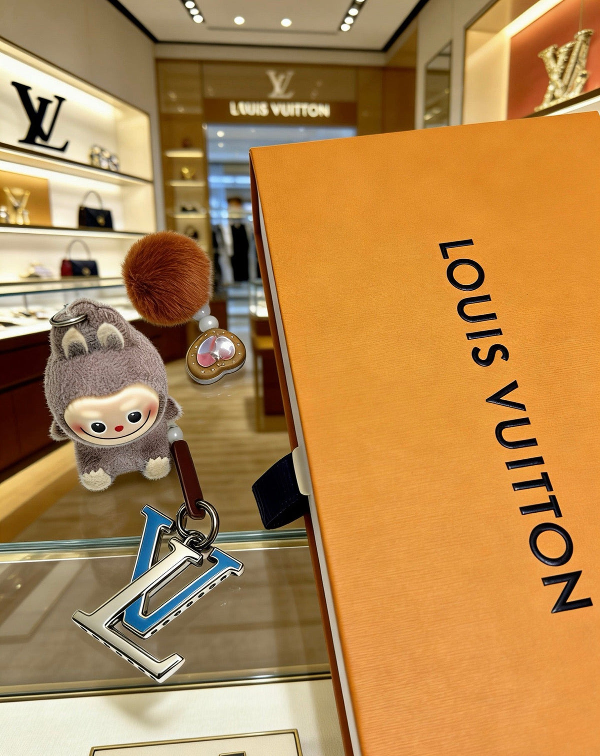 Louis Vuitton Anger Forest Bag Charm / Keychain – Style 73 - image 5