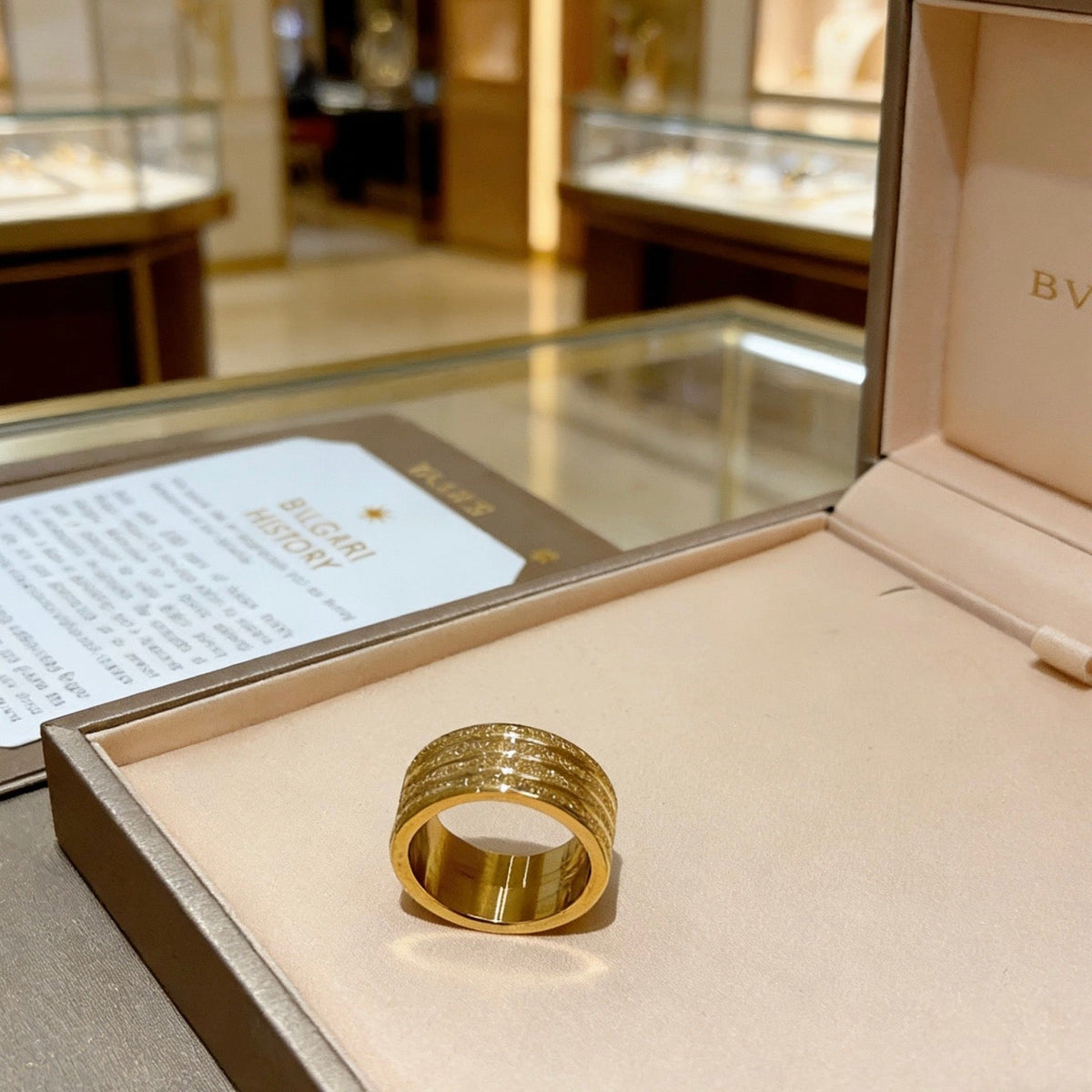 BVLGARI Divas' Dream V-Gold Tone Unisex Ring – Style 09 - image 7