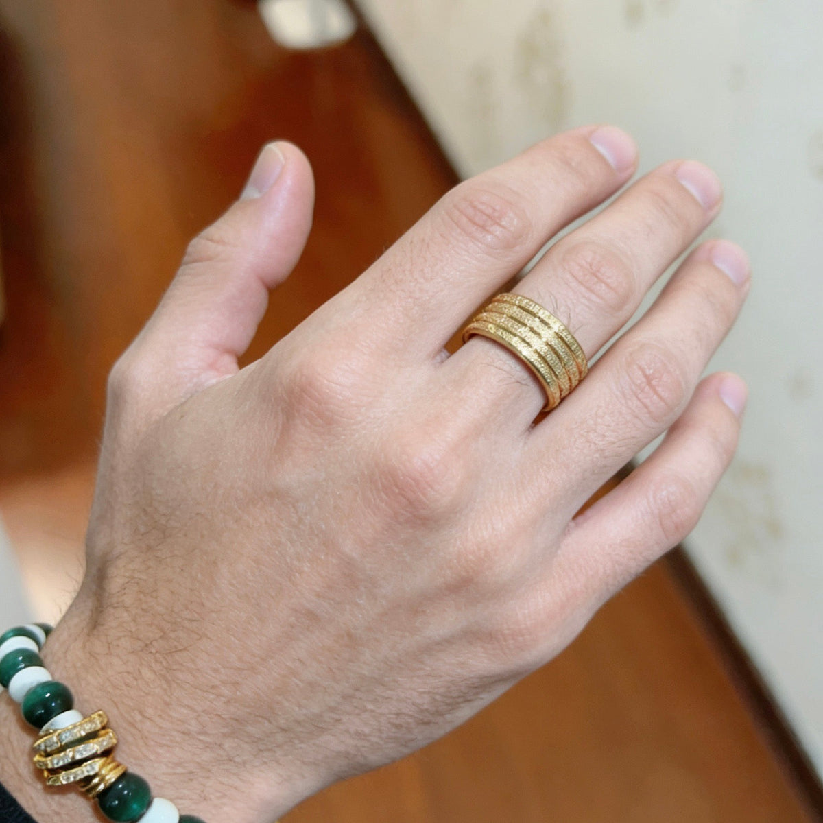 BVLGARI Divas' Dream V-Gold Tone Unisex Ring – Style 09 - image 8