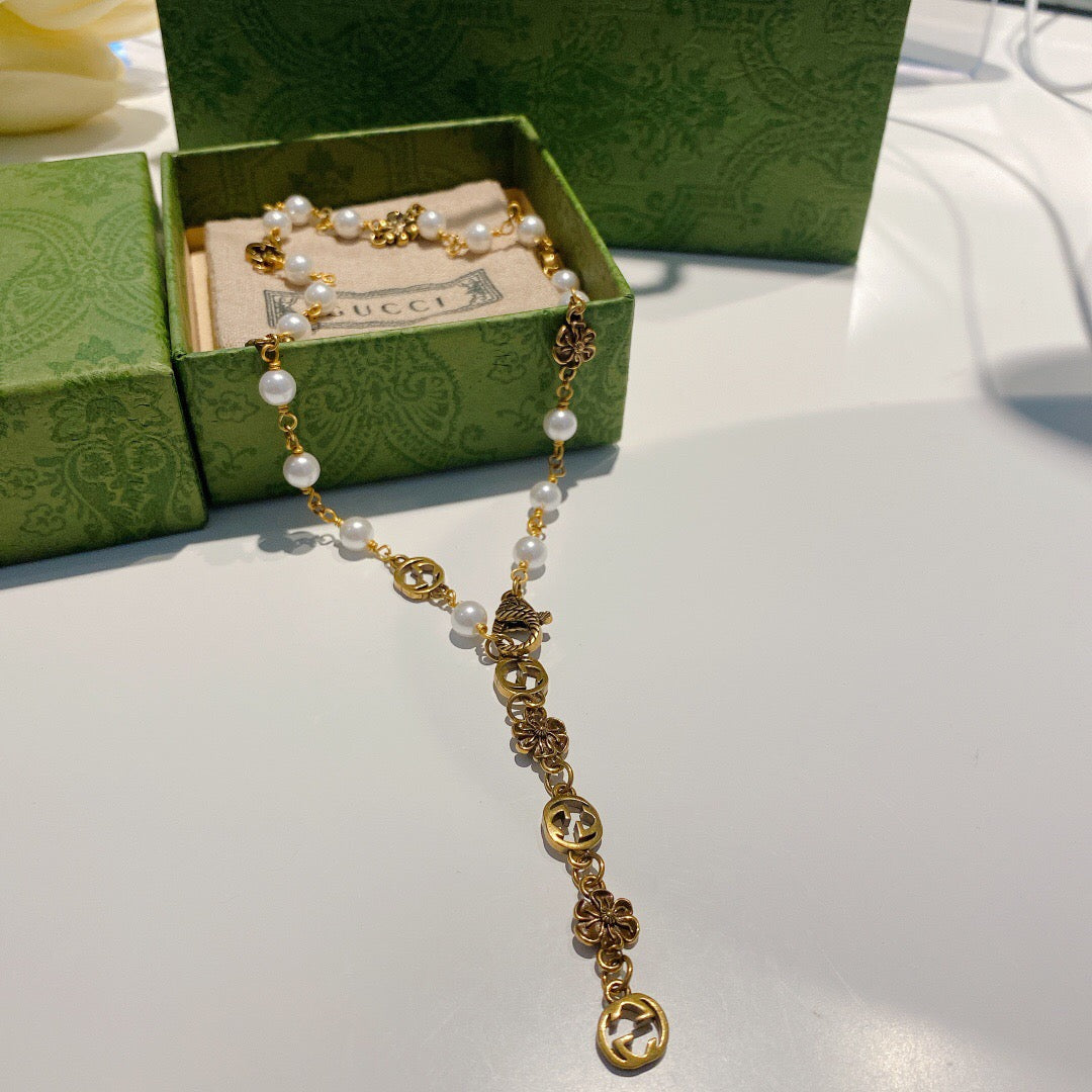 Gucci Floral Pearl Vintage-Inspired Necklace - image 7