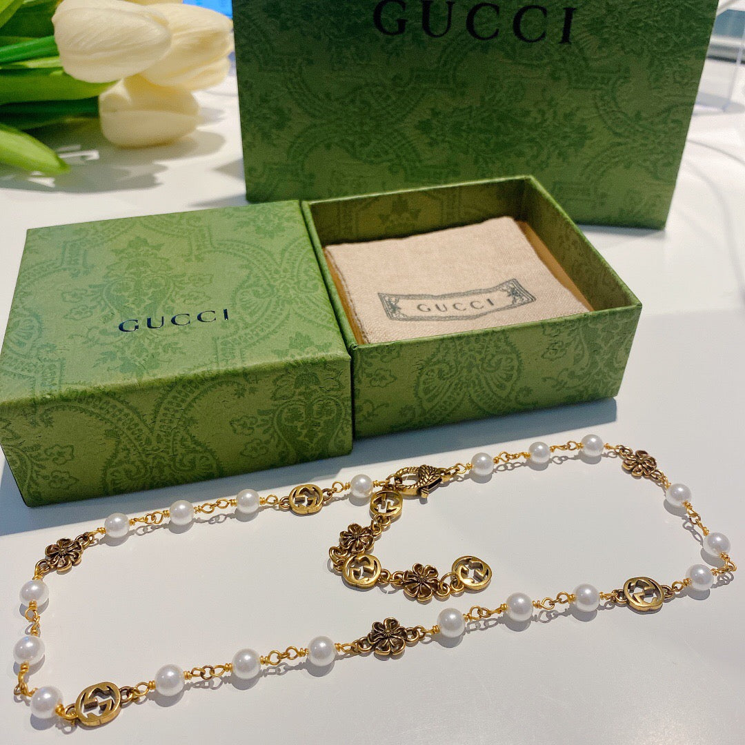 Gucci Floral Pearl Vintage-Inspired Necklace - image 2