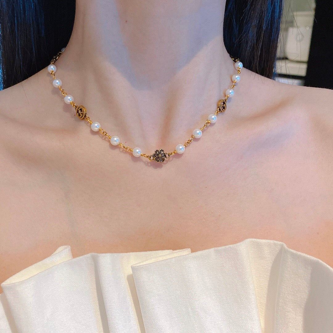 Gucci Floral Pearl Vintage-Inspired Necklace - image 5