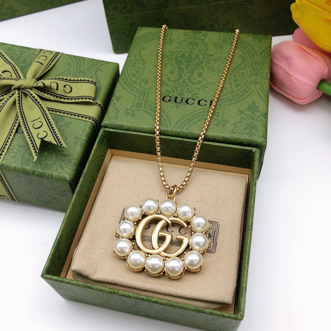 Gucci Pearl Pendant - image 4
