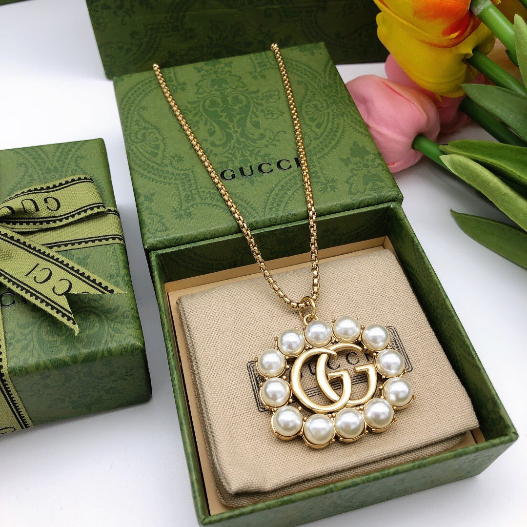Gucci Pearl Pendant - image 3