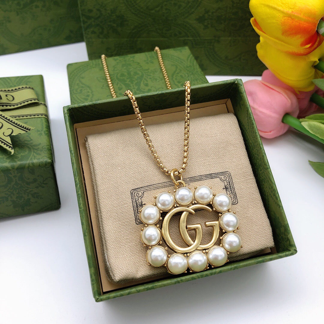 Gucci Pearl Pendant - image 5