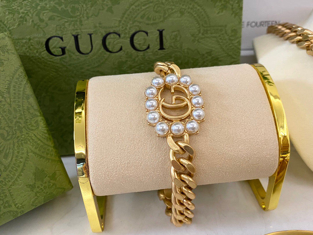 Gucci Pearl Stud Earrings – Style 04 - image 4