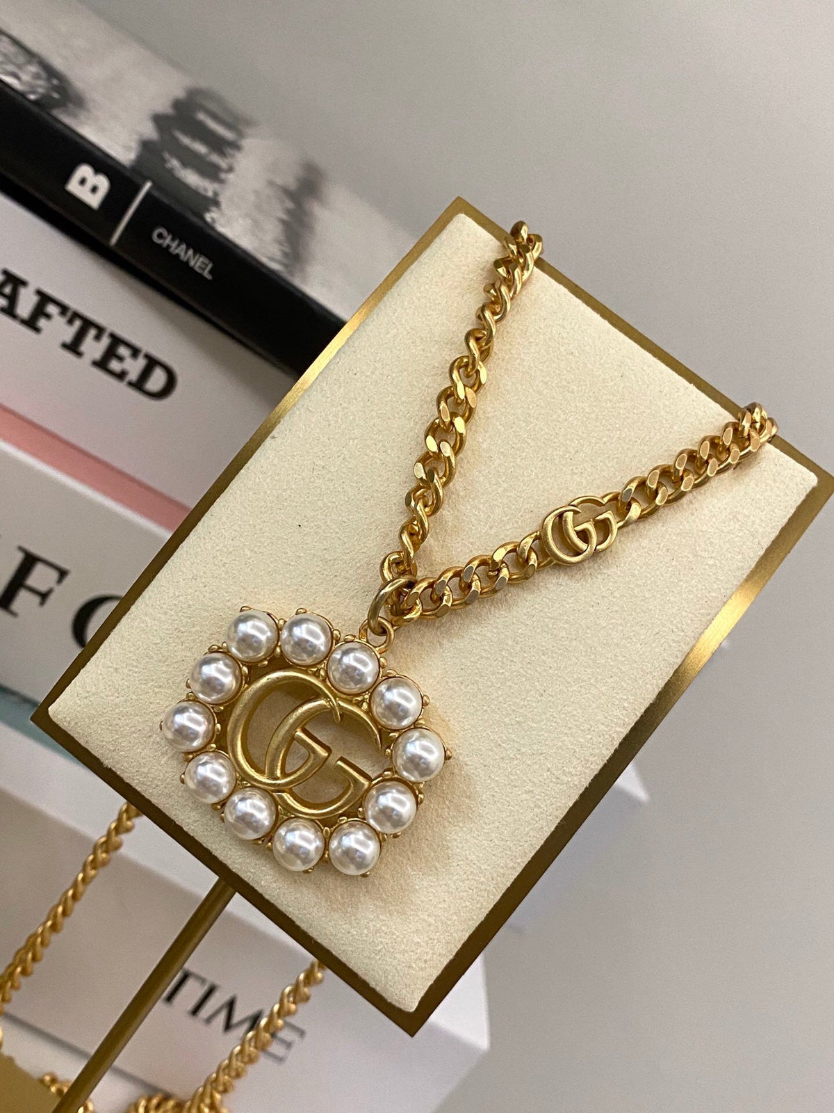 Gucci Pearl Stud Earrings – Style 04 - image 3