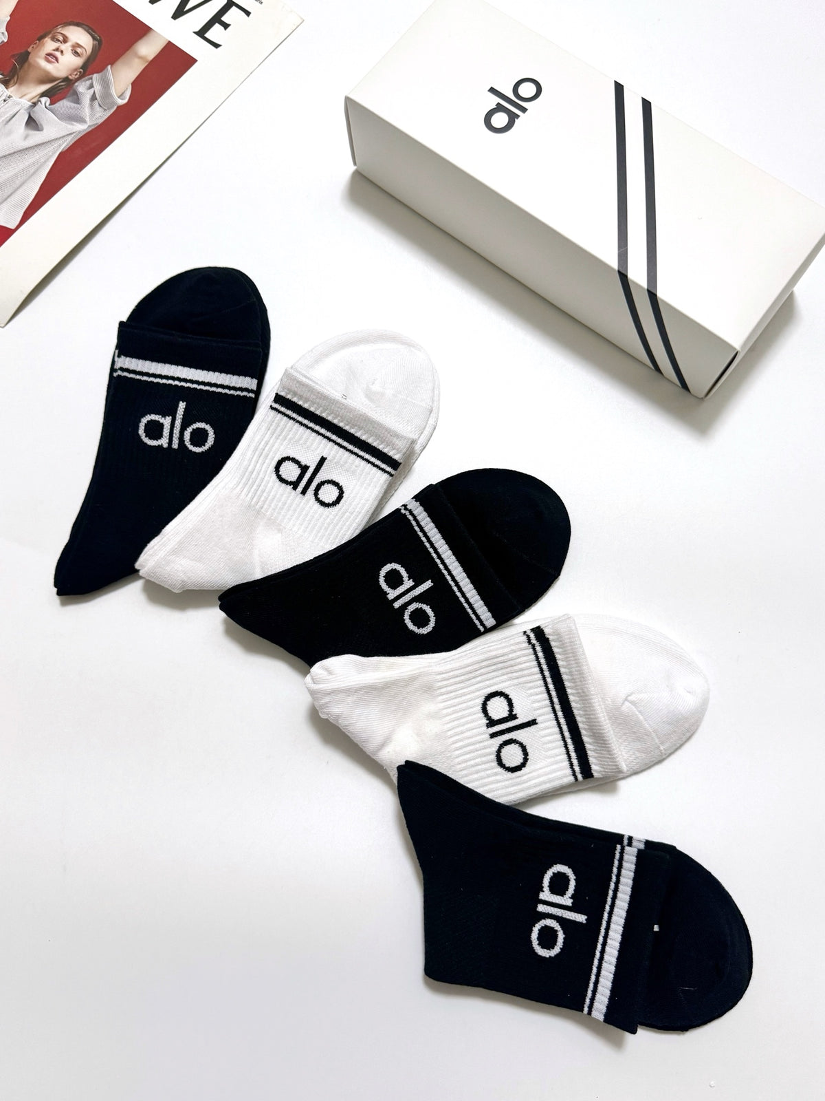 Alo Black White Stripe Wordmark Crew Socks, image 11