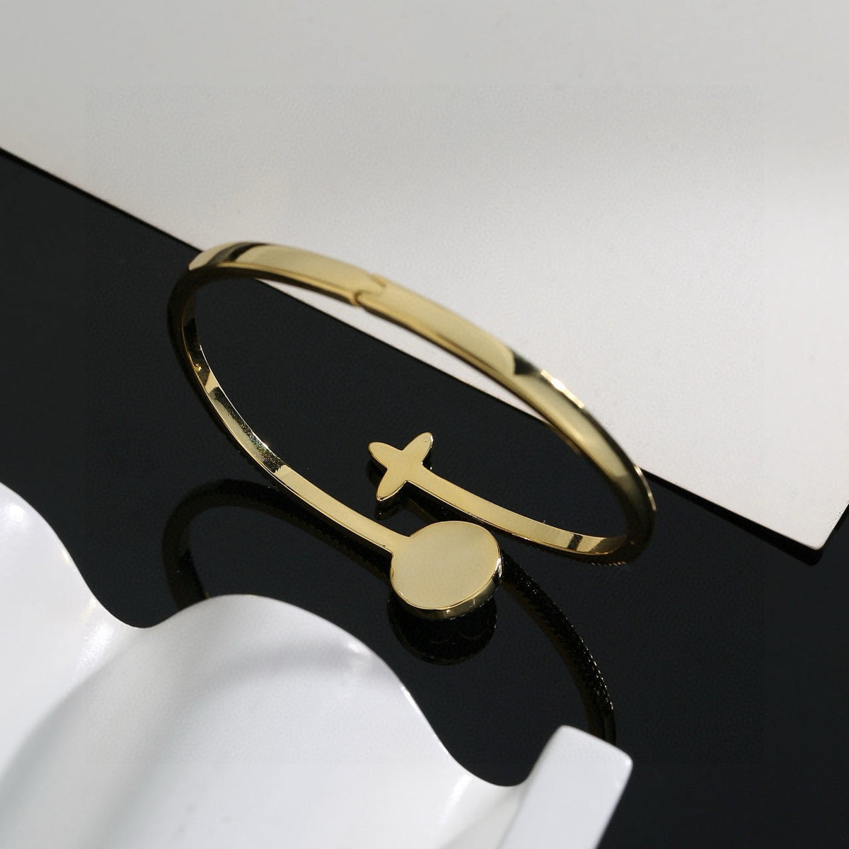 Louis Vuitton Twig Clover Bangle – Style 08 - image 3