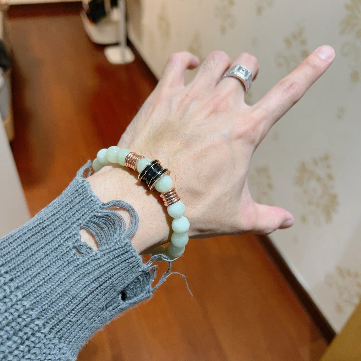 BVLGARI Divas' Dream V-Gold Tone Unisex Bracelet – Style 28 - image 7