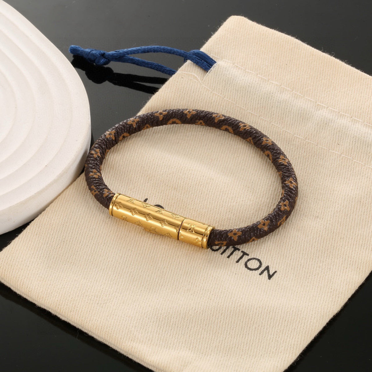Louis Vuitton Leather Gold-Tone Fashion Accessory – Style 06 - image 7