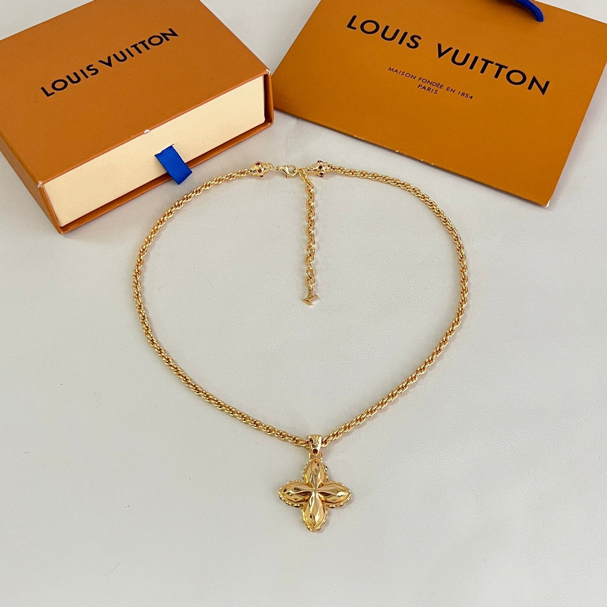 Louis Vuitton Vintage-Inspired Necklace – Style 14 - image 2