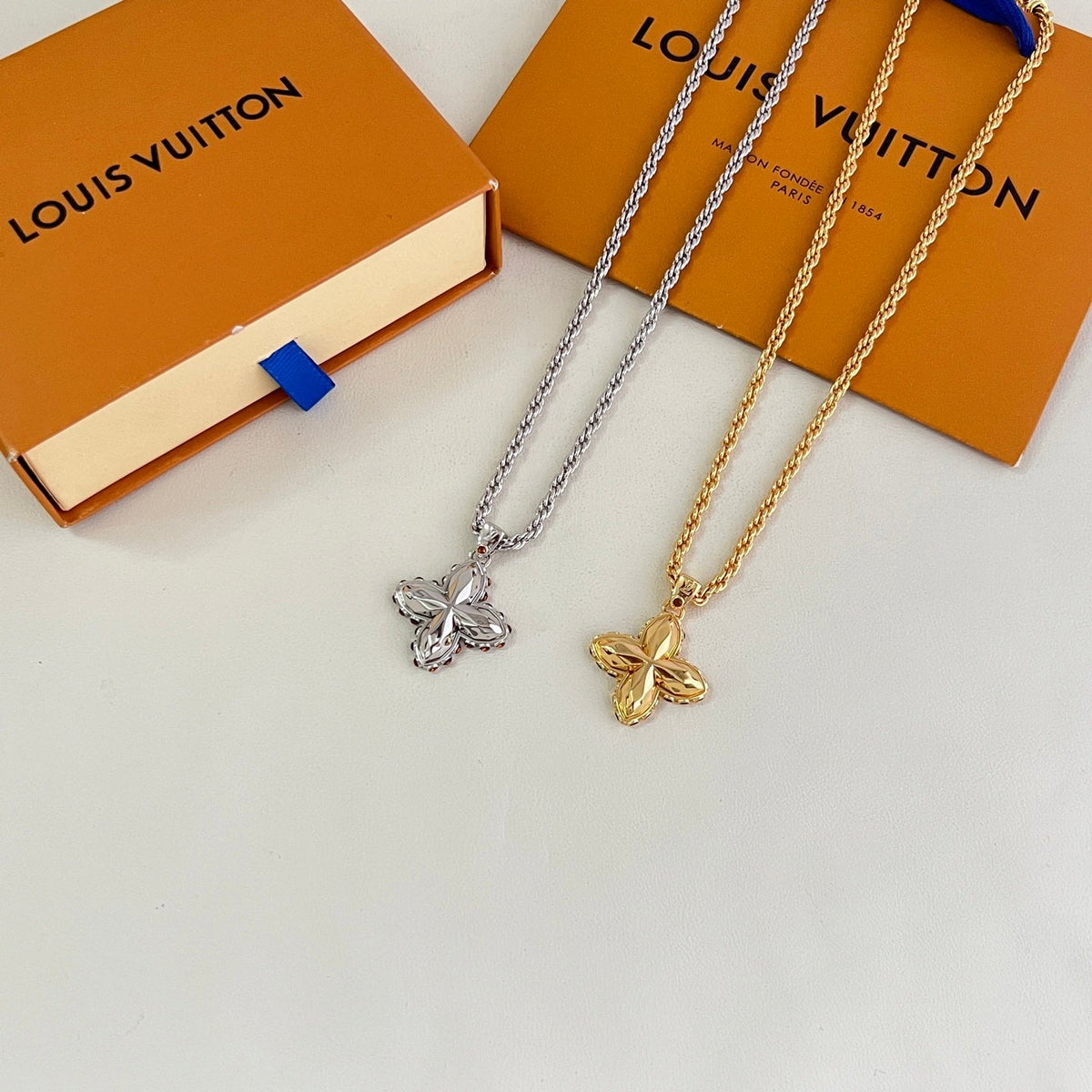 Louis Vuitton Vintage-Inspired Necklace – Style 14 - image 3