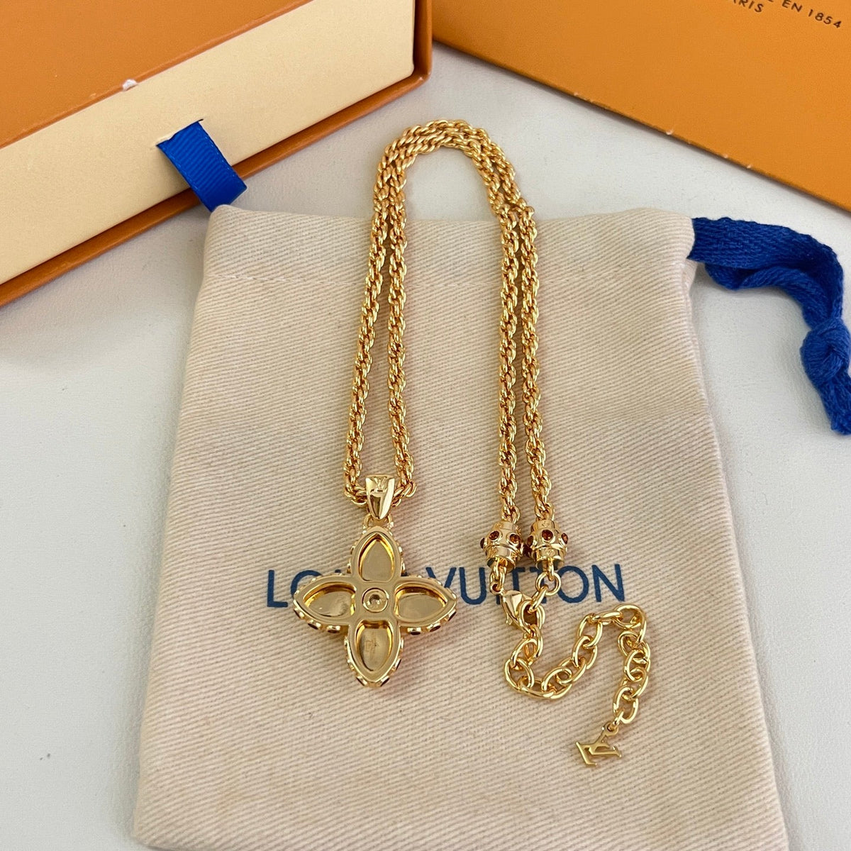 Louis Vuitton Vintage-Inspired Necklace – Style 14 - image 7