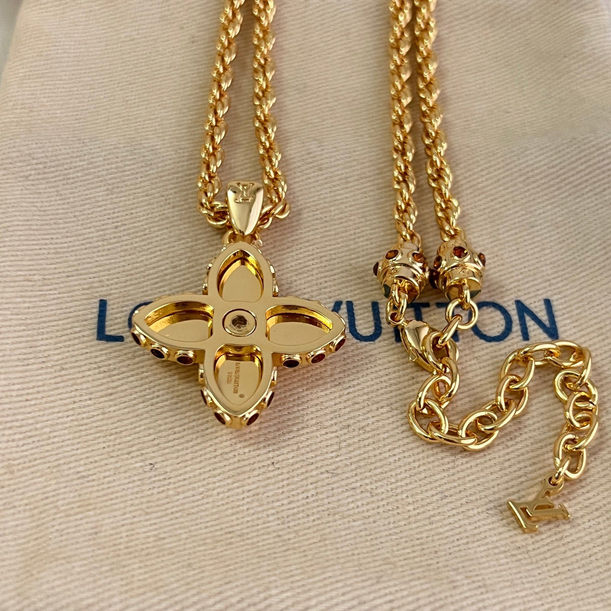 Louis Vuitton Vintage-Inspired Necklace – Style 14 - image 8
