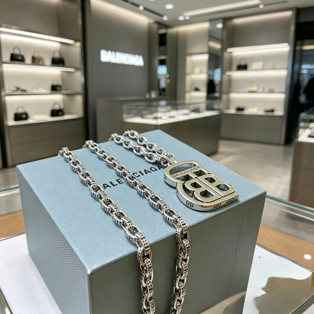 Balenciaga Vintage-Inspired Necklace – Style 75 - image 5
