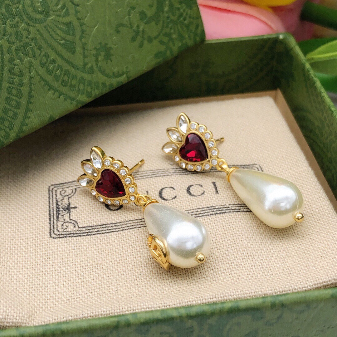Gucci Pearl Earrings - image 5