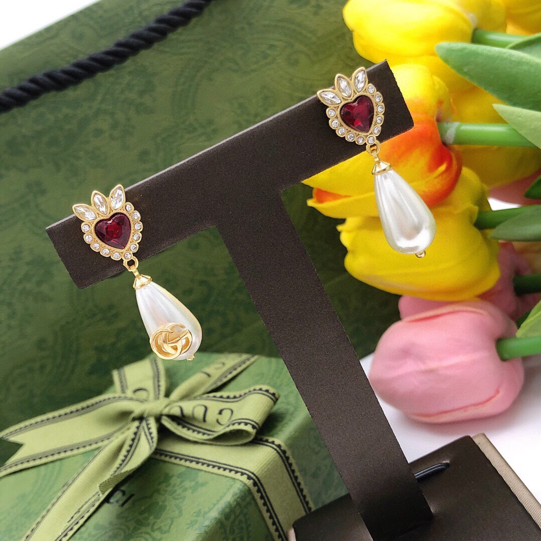 Gucci Pearl Earrings - image 6