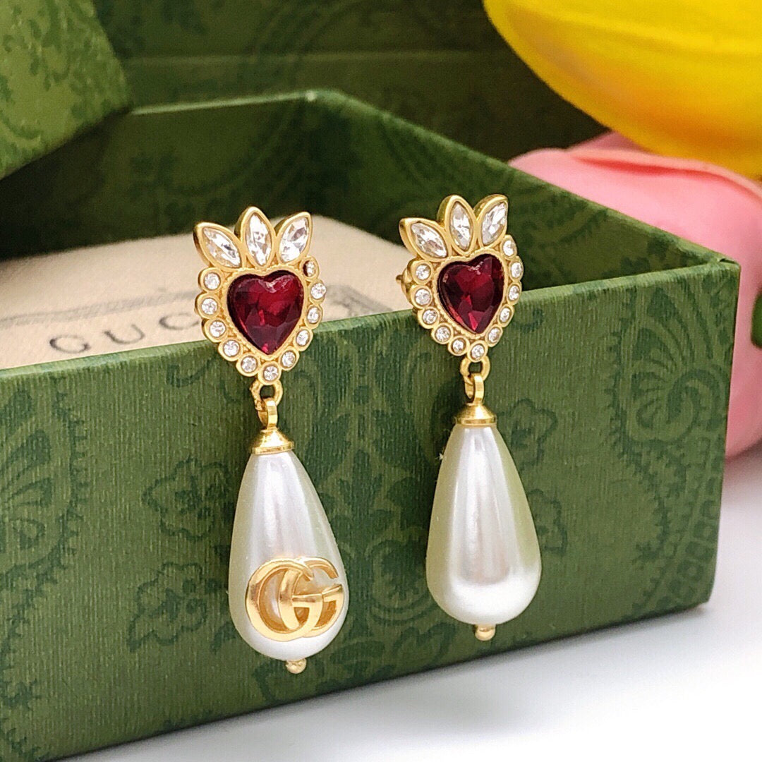 Gucci Pearl Earrings - image 3