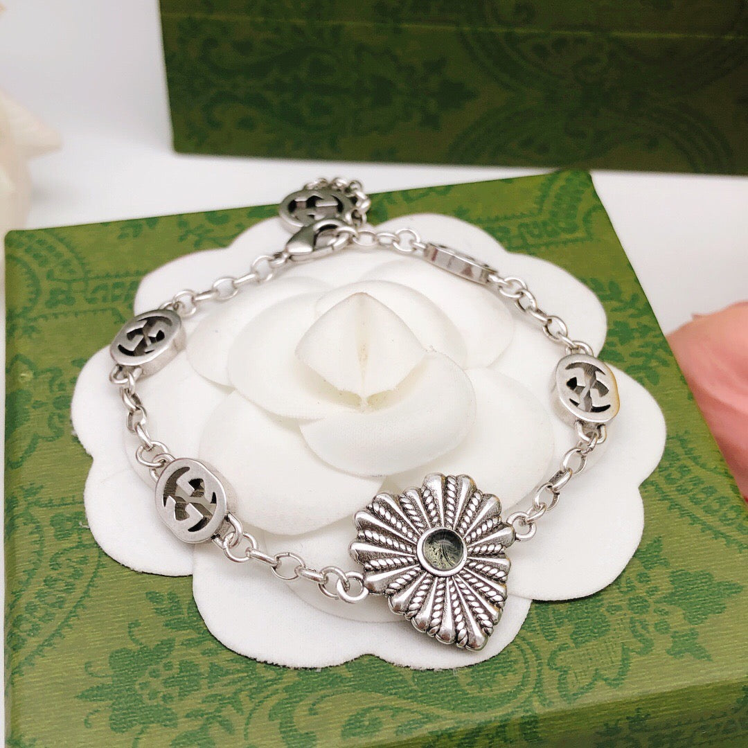 Gucci Heart Bracelet - image 5