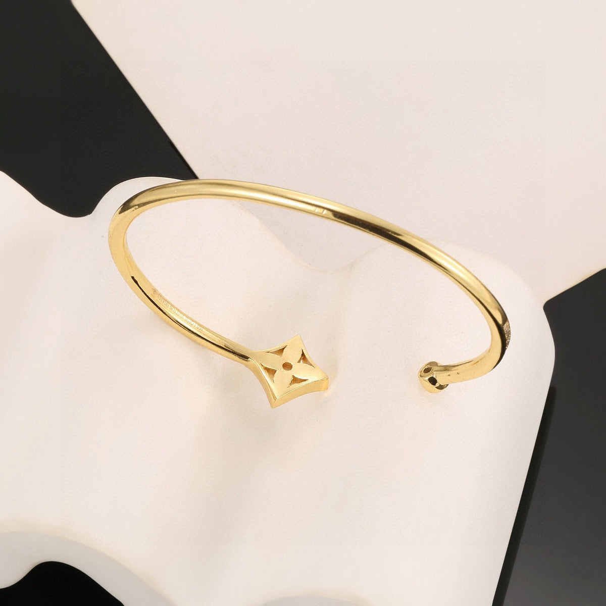 Louis Vuitton Twig Clover Bangle – Style 09 - image 5