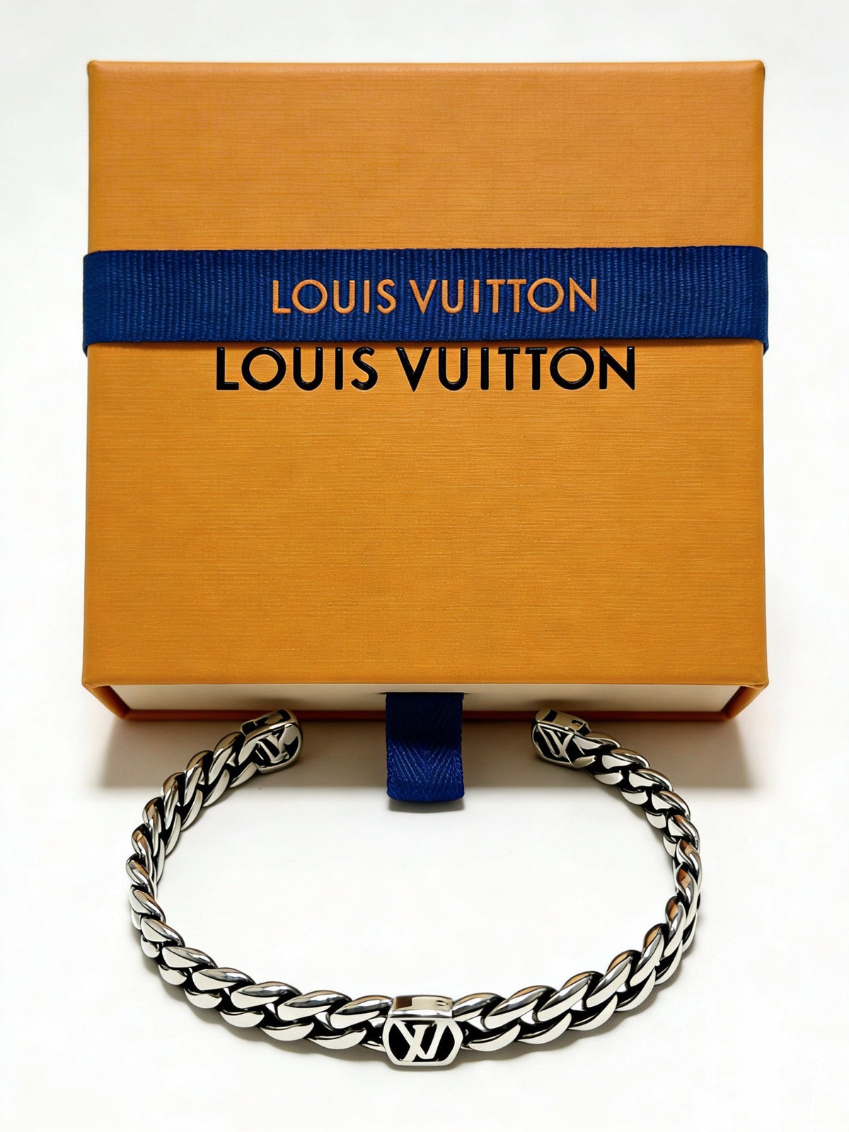 Louis Vuitton Vintage-Inspired Punk-Inspired Necklace – Style 43 - image 1
