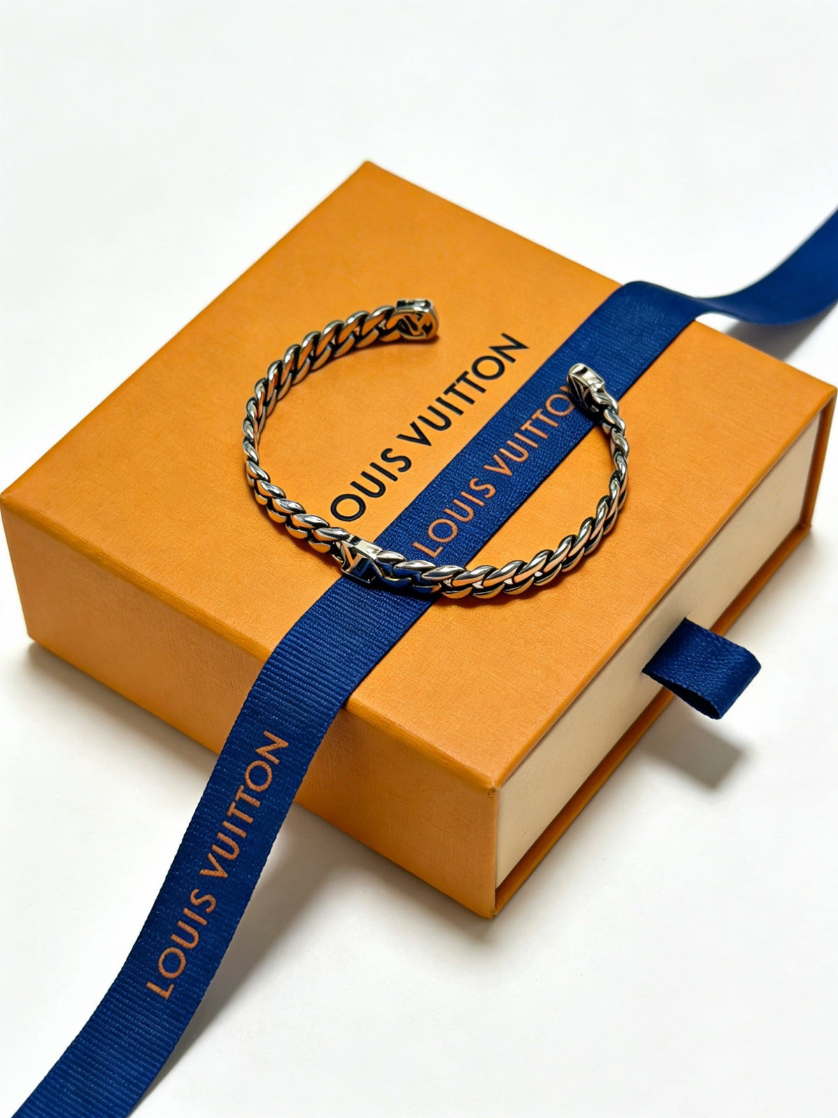 Louis Vuitton Vintage-Inspired Punk-Inspired Necklace – Style 43 - image 6