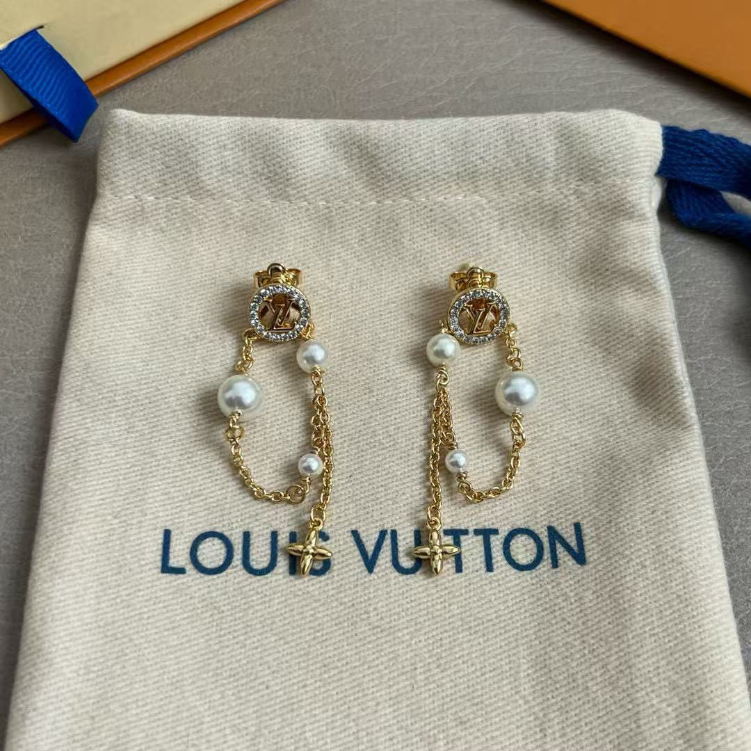 Louis Vuitton Twig Letter Stud Earrings – Style 40 - image 1