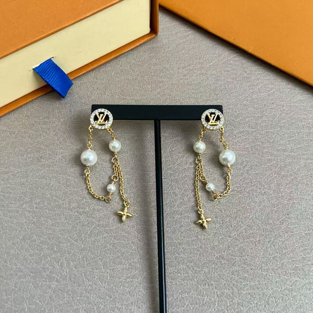Louis Vuitton Twig Letter Stud Earrings – Style 40 - image 3