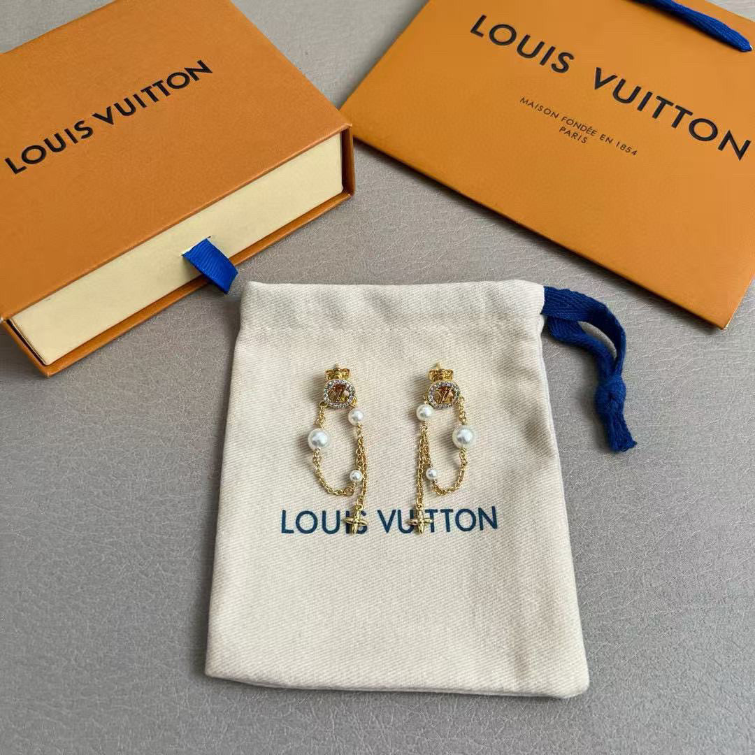 Louis Vuitton Twig Letter Stud Earrings – Style 40 - image 2