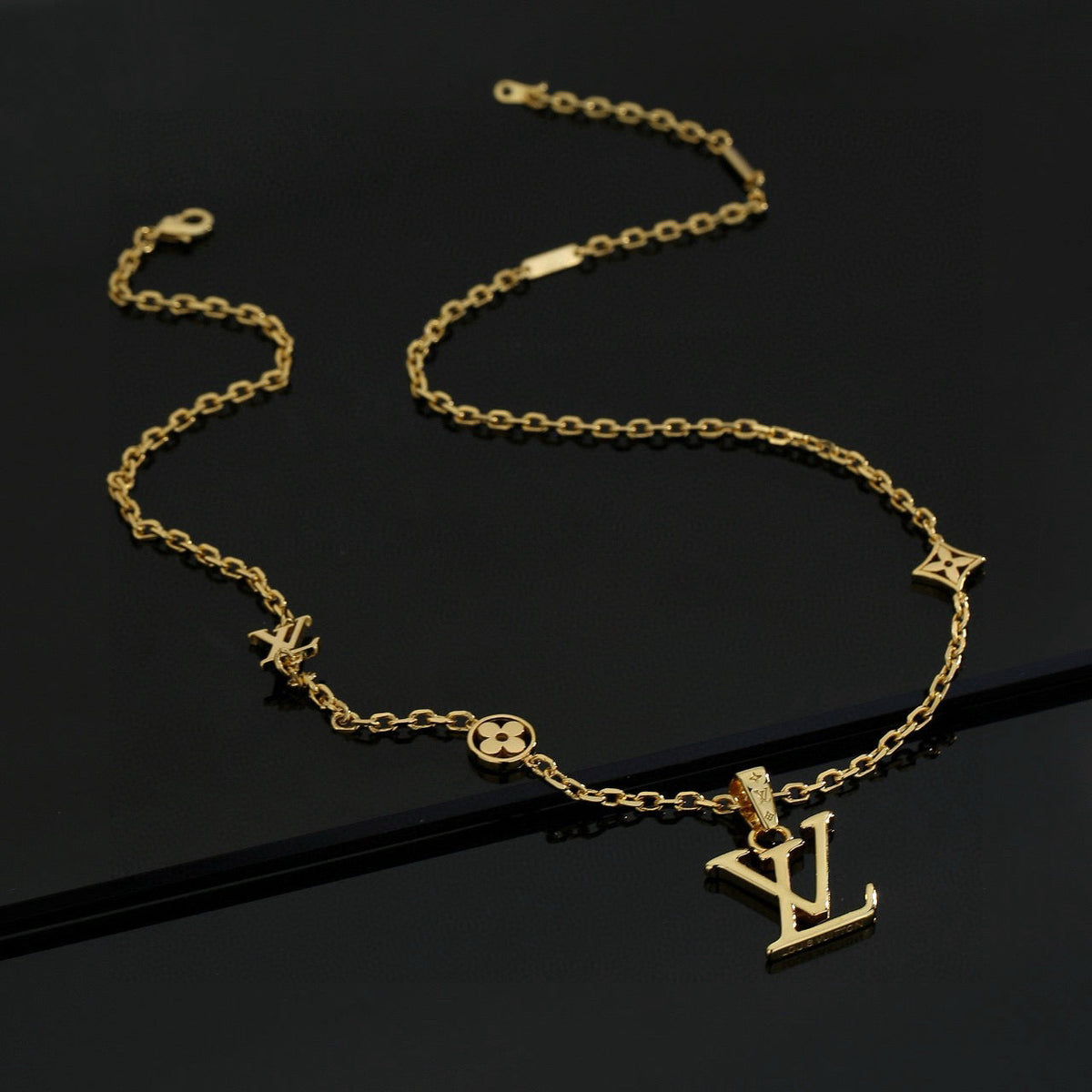 Louis Vuitton Necklace – Style 49 - image 1
