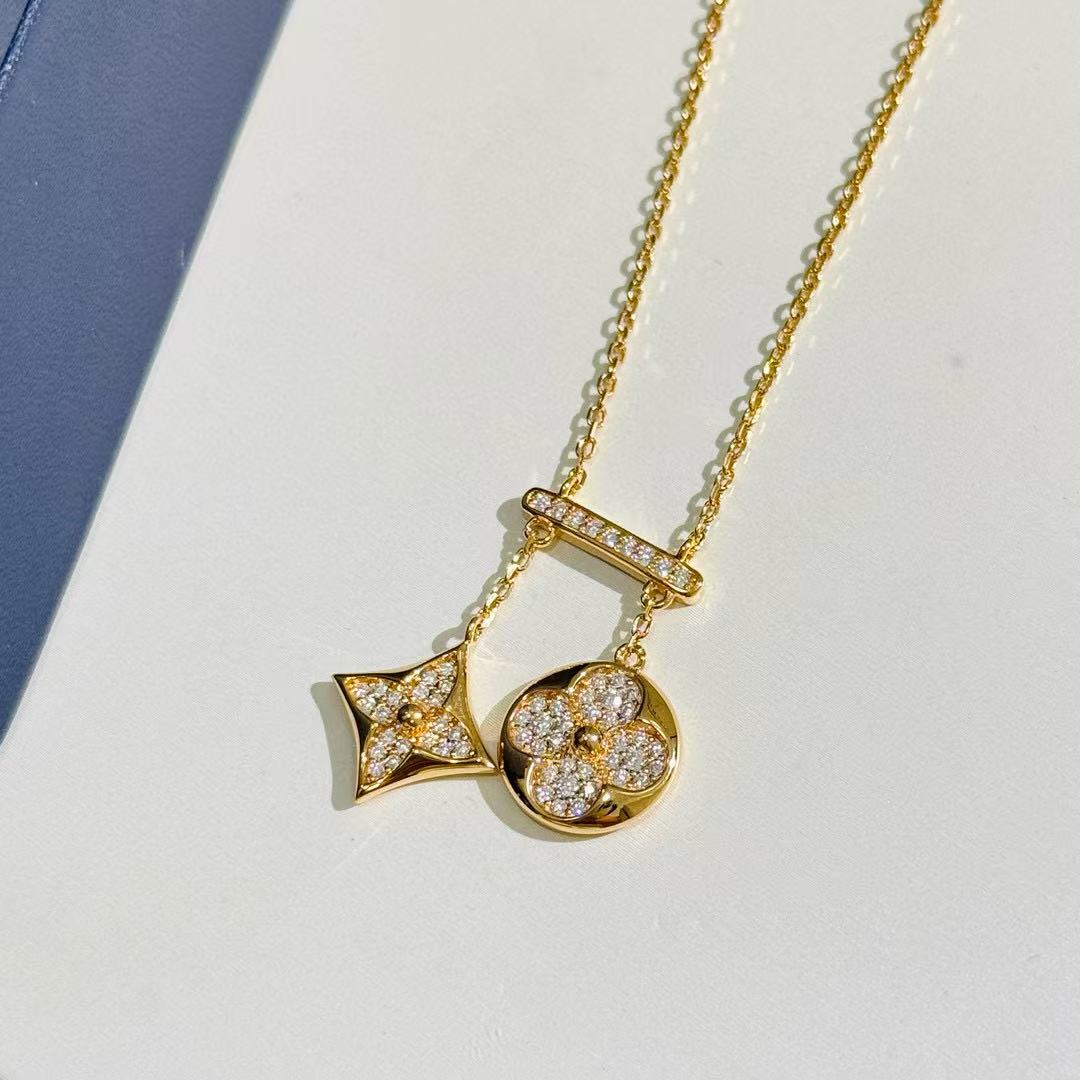Louis Vuitton Clover Pendant Necklace – Style 02 - image 1