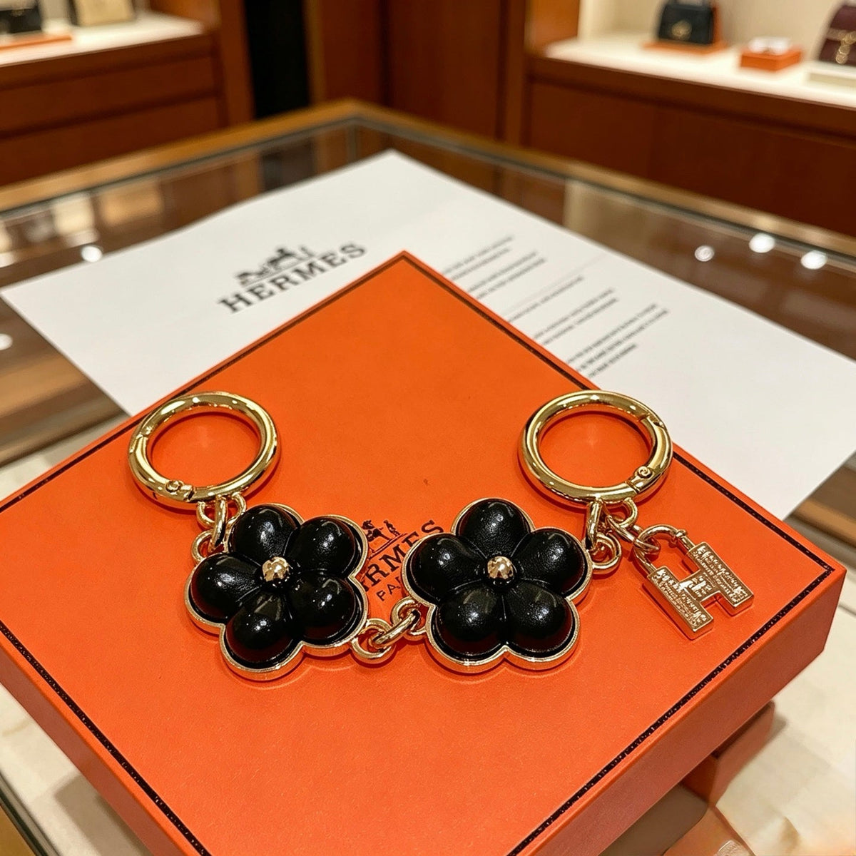 Hermès Unisex Keychain – Style 56 - image 1