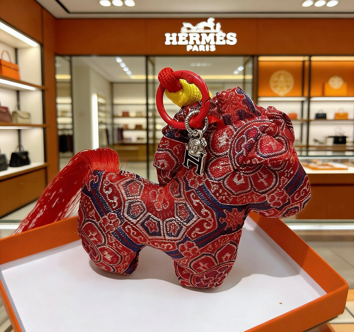 Hermès Unisex Keychain – Style 70 - image 3